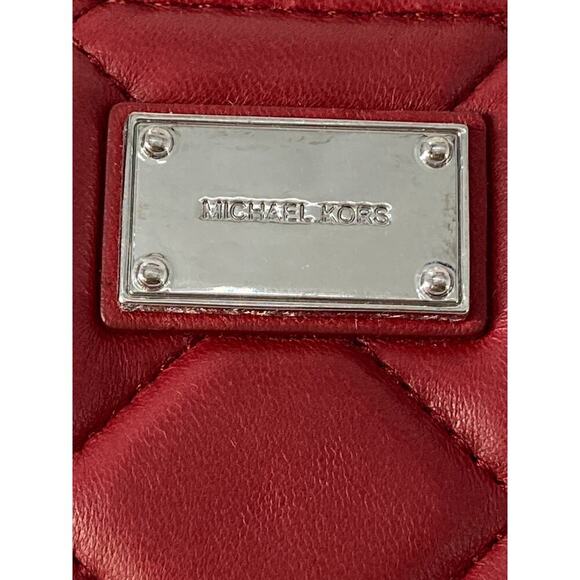 MICHAEL KORS, LARGE RED LEATHER QUILTED ZIP AROUND WALELT - Picture 2 of 16